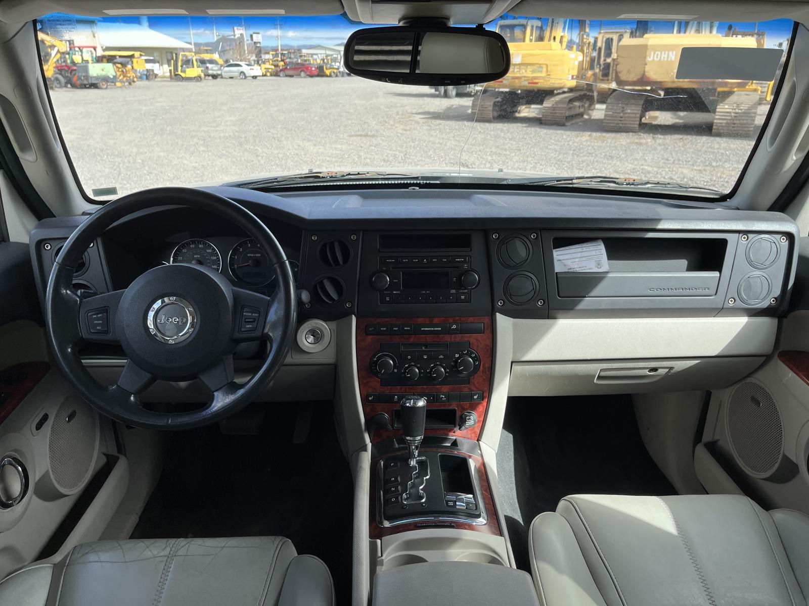 ./imagenes/INVOICE/2019/15272/JEEP COMMANDER 4X4 LIMITED (9).JPG